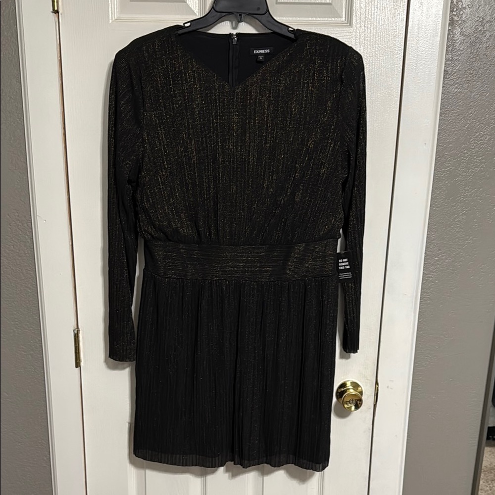 Express sz XL Chic Black and Gold Dress